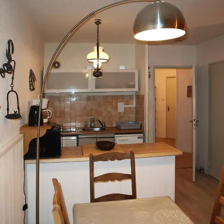 Skis Aux Pieds, 6 Pers, Balcon Sud, Vue Pistes Et Station - Fr-1-322-139 Apartment *