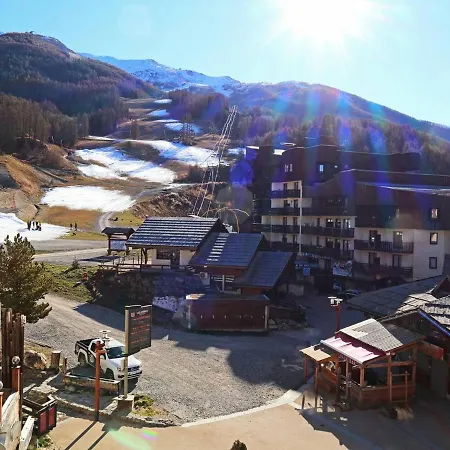 Skis Aux Pieds, 6 Pers, Balcon Sud, Vue Pistes Et Station - Fr-1-322-139
